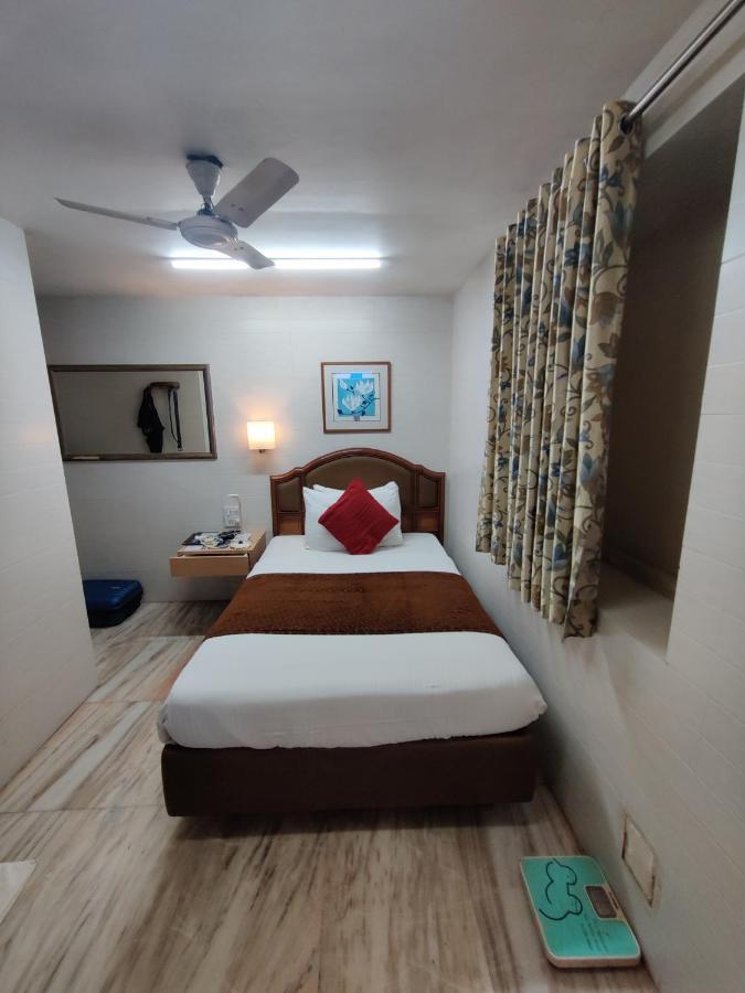 Capital Hotel Mumbai Kültér fotó
