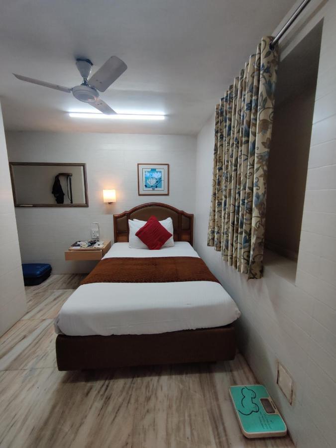 Capital Hotel Mumbai Kültér fotó